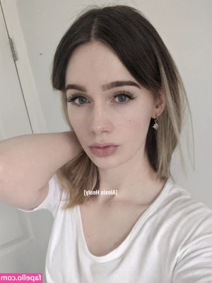 AlexisHealy - Some people say my ass is my best feature   What do you think