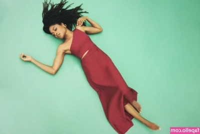 Naomie Harris [ naomie-harris ] - Thinking of going live today  lemme know if you re interested
