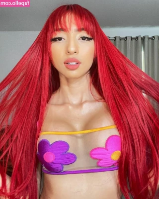 Ruivinha De Marte [ ruivinha-de-marte ] - My thighs looking kinda 🥴 in this cosplay ngl LOL. How are you