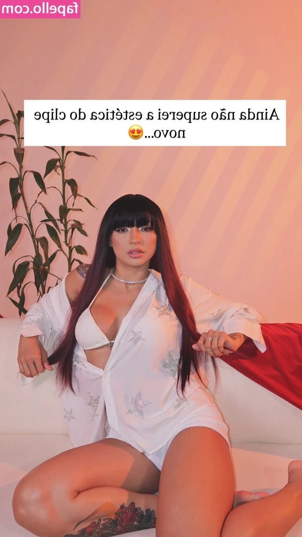 Ruivinha De Marte [ ruivinha-de-marte ] - I like to watch TV naked and pet my
