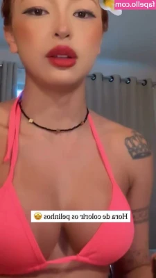 Ruivinha De Marte [ ruivinha-de-marte ] - I love showing all my curves