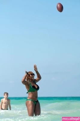 Serena Williams [ serena-williams ] - So much bts from today coming your way!  Ft @thecamdamage