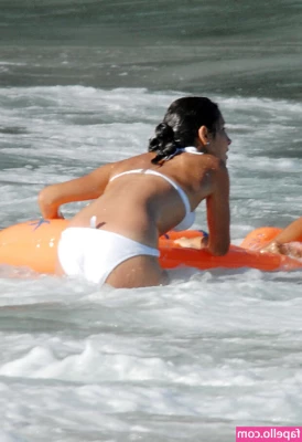 Maria Francisca Perello [ maria-francisca-perello ] - Hi