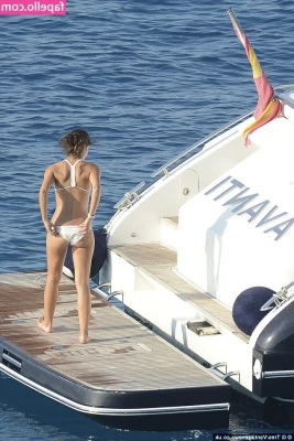 Maria Francisca Perello [ maria-francisca-perello ] - It feels so good to take a swim on a hot day! 💦💦💦 Wanna join