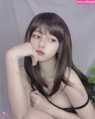 Violet Airis [ violet-airis ] - Spooky Season I think I prefer dressing down rather than dressing up