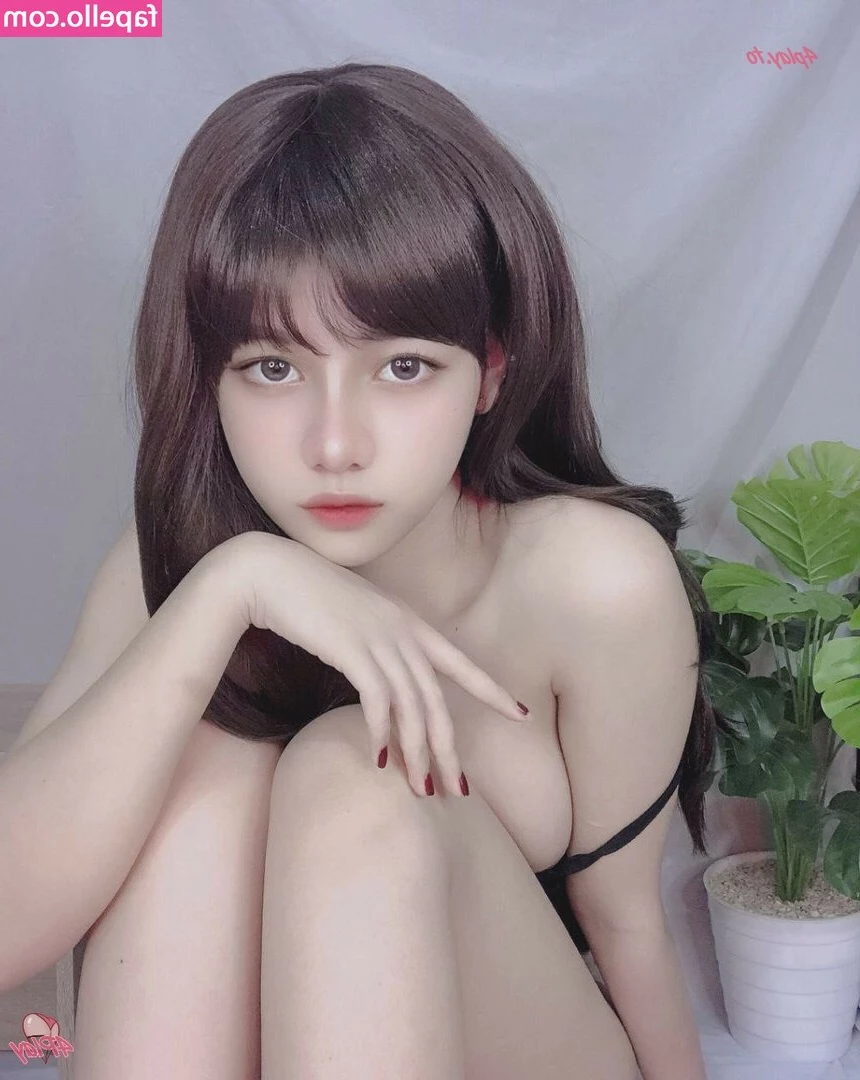 Violet Airis [ violet-airis ] - Shark Week Is Finally Over  Available For Cams  Customs  And More
