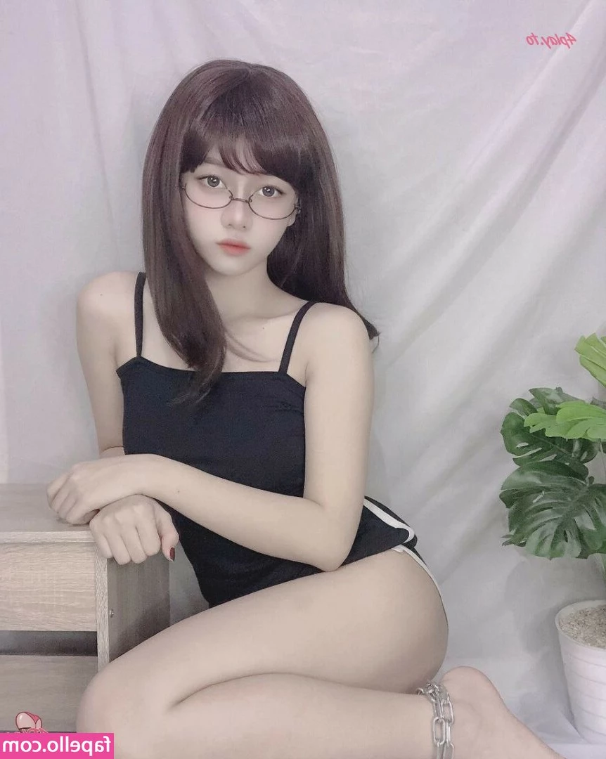 Violet Airis [ violet-airis ] - finally finished editing  watch me get fucked doggy style