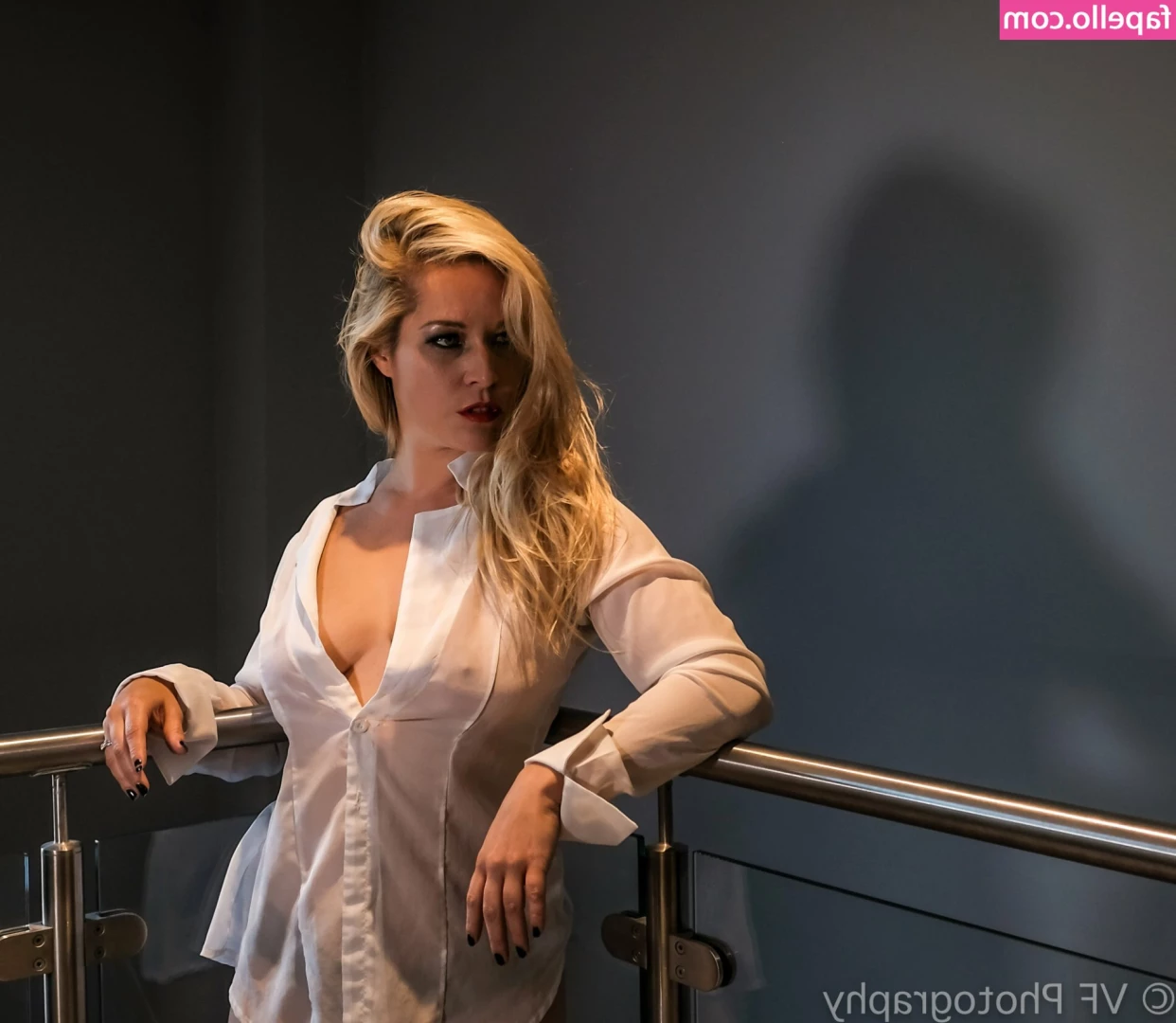 Eve On Adultfolio [ eve-on-adultfolio ] - Probably one of my hottest pics   come here and help me undress