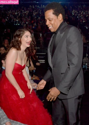  [ lorde ] - Mid-putting on my catsuit. I love that it’s tailor made for my body