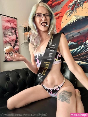 Raven Sweet [ raven-sweet ] - I m not medium hot  I m extra spicy