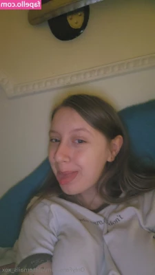 glitternails_xox [ glitternails-xox ] - I'm so horny right now, need a fat dick yo please me 🥵🥵😈💦