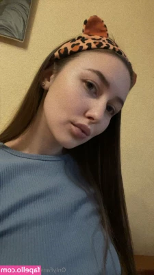 anetkag - I m sure you re going to flip your phone just to see me