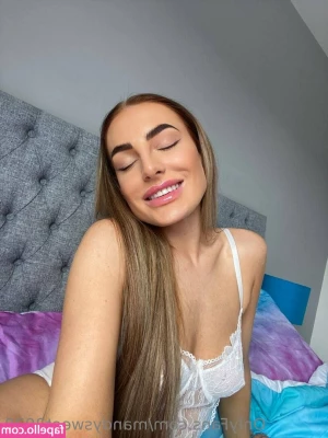 mandysweet2020 - Quien quiere sentarse en mi verga y cabalgar