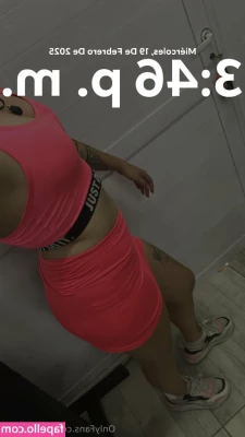 florecee22 - T kchai un jacuzzi lleno de champagne