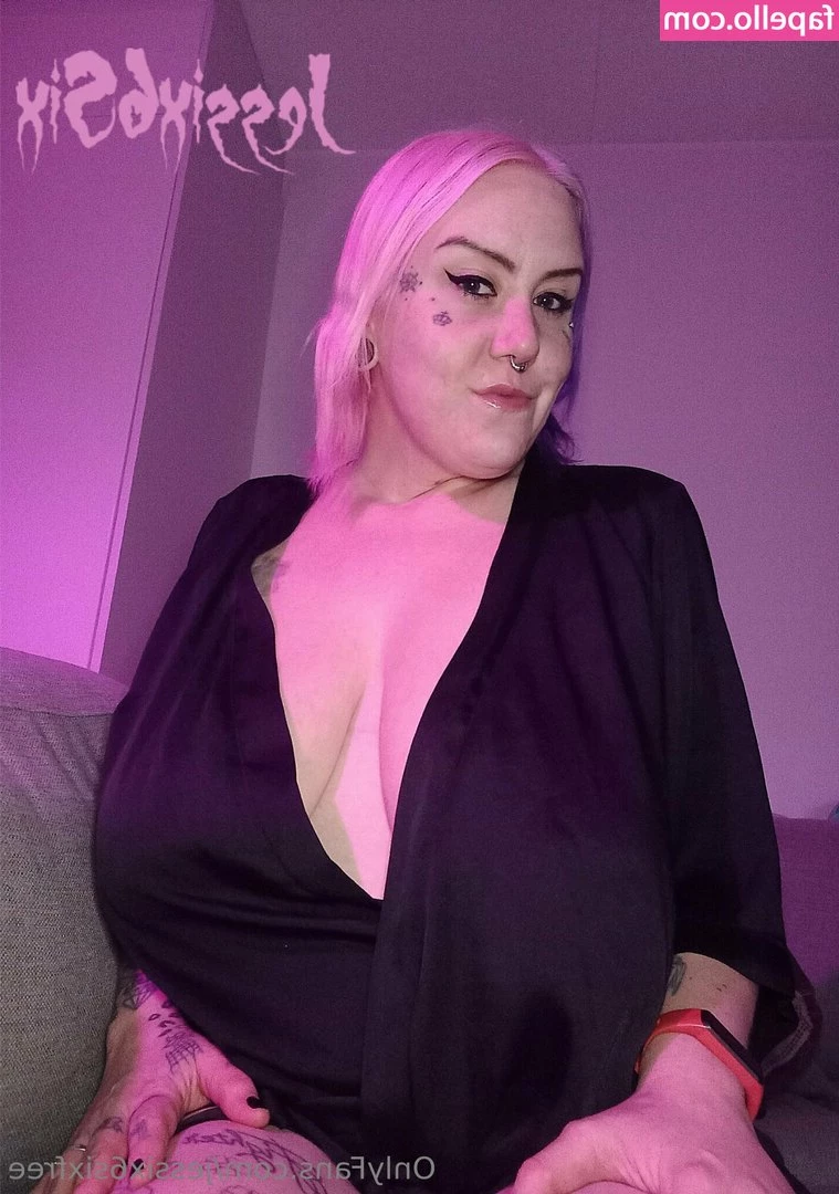 jessix6sixfree - Pink light boobs 💖