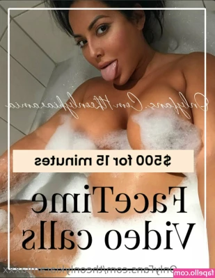 theonlykiaramiaxxx - Cute enough to fuck softly