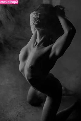 Vex Voir [ vex-voir ] - Tonight you ll be downstairs  But before you do  you re gonna lick my
