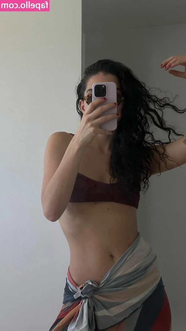 Júlia Konrad [ julia-konrad ] - New CREAMPIE videos with  QOS Hotwife Swinger  sinfully_sweet    Who