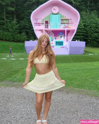Bella Moore [ bella-moore ] - This is just for tips  There is nothing on this photo you haven t
