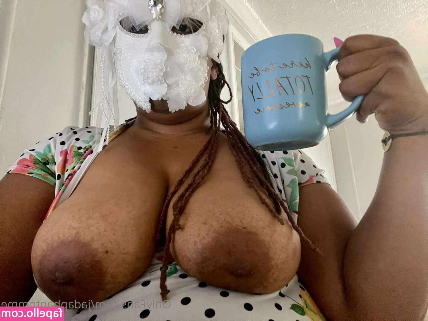  [ jadaphantomme ] - I love facials