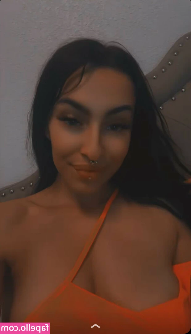 Leiloni - You lucky fucks get a cool live show this week  You get to see what