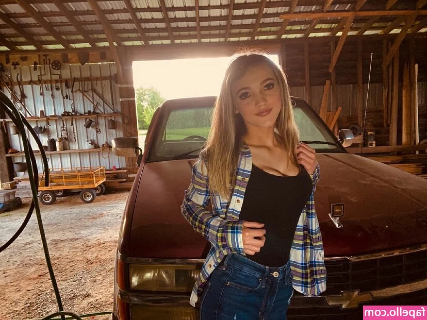 kristenhaness - If anyone wants any customs hmu  I m unable to stream because I m not