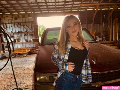 kristenhaness - If anyone wants any customs hmu  I m unable to stream because I m not