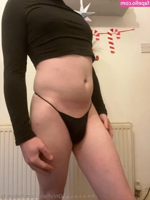 robyn.ts [ robyn-ts ] - [PHOTOS] bath time! The dark abyss that is my vagina 😂 It’s a