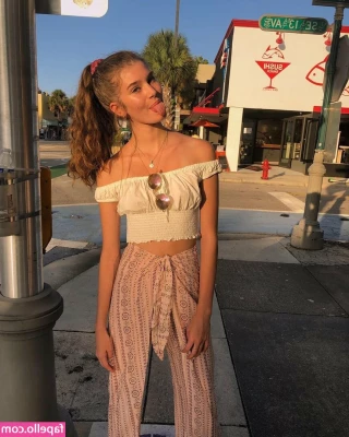  [ sienna-raine-schmidt ] - Everyone who’s on my VIP with renew on just got this whole video