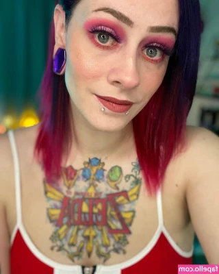 JoJosaysbreee [ jojosaysbreee-3 ] - it's a red type of night ❤️😉