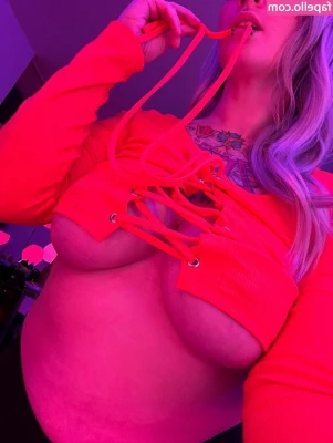 JoJosaysbreee [ jojosaysbreee-3 ] - jumping up and down with no pants on