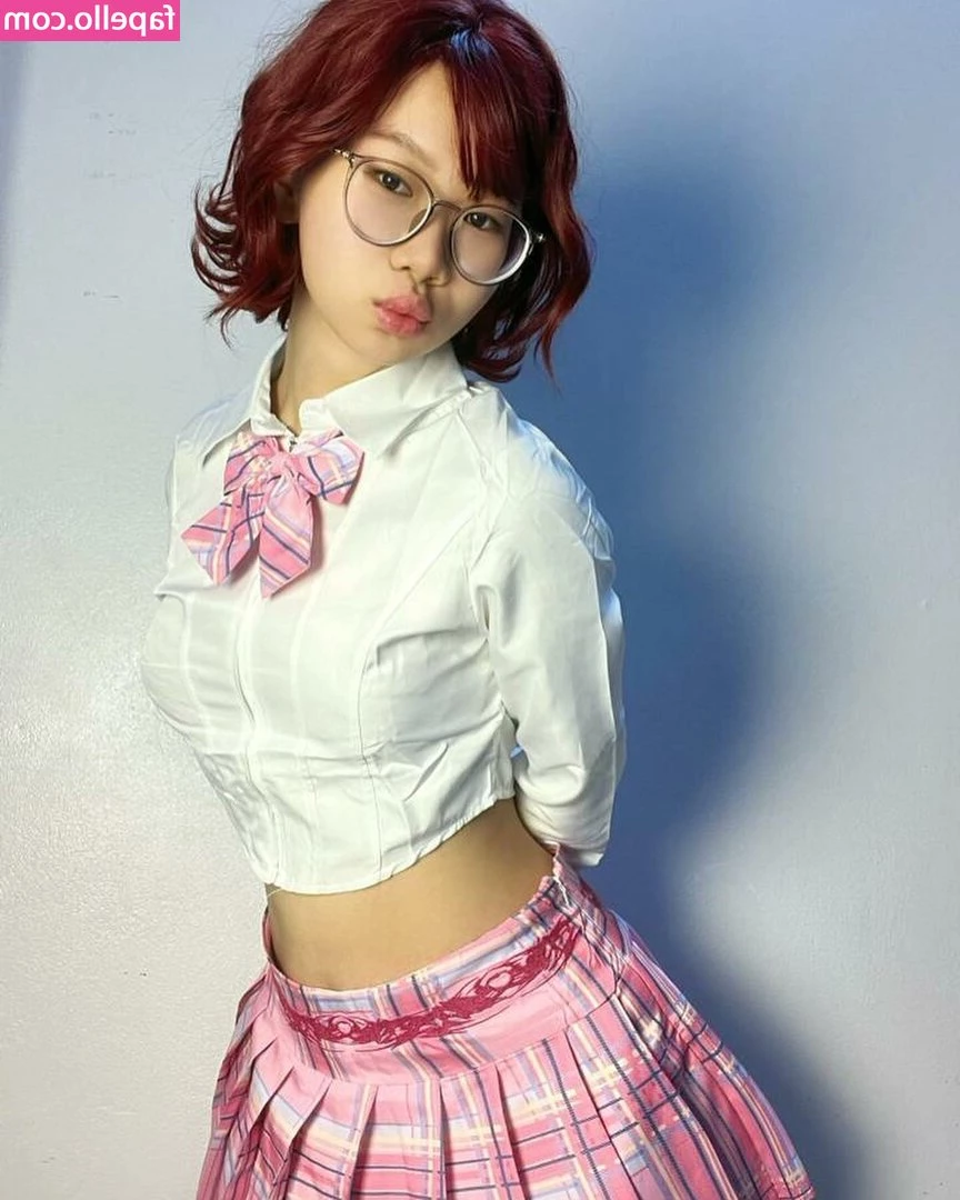 rachel.rosee [ rachel-rosee ] - Un orgasmo con tu lengua  Conozco al chico con la lengua más rápida