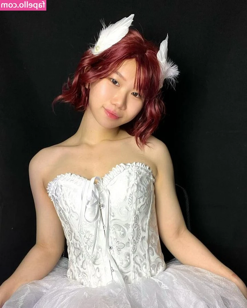 rachel.rosee [ rachel-rosee ] - You watch  mindlessly falling under control of my tits  They ve