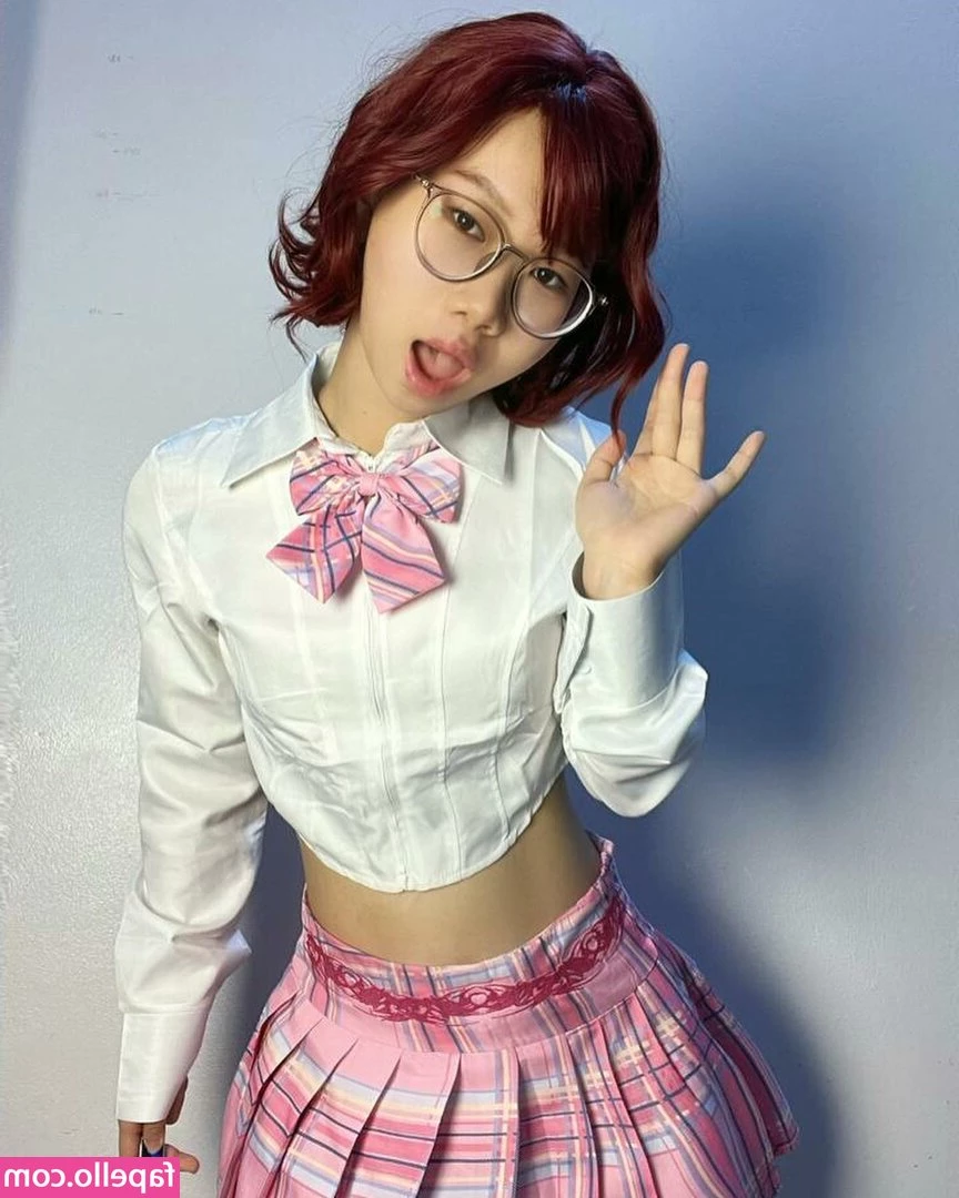 rachel.rosee [ rachel-rosee ] - been tied up all weekend   image  Rachel Schwebach