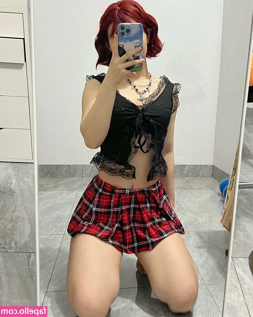 rachel.rosee [ rachel-rosee ] - Ok phew I fixed it!! 😅