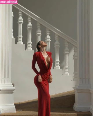 Aminova Inna [ aminova-inna ] - Tip  50 to cum join us live while I have fun with my buddy all night 