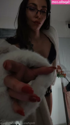 nataliefoxxie - She got rewarded with Mistress Baby’s tasty pussy 👅 New GG strap