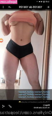 cleopatraa25 - Freshly washed buns.. Which one do you prefer? 🤭