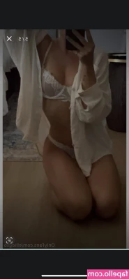 ellie.vandeel [ ellie-vandeel-21 ] - boxers are so comfy  lemme wear yours
