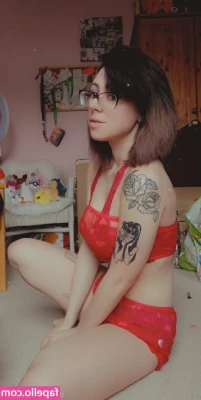  [ kaiju-rose ] - How do I look?❤️