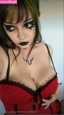freecyber_nyxie [ freecyber-nyxie ] - I m bout to go live
