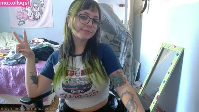freecyber_nyxie [ freecyber-nyxie ] - Play with my pussy, not my heart 🖤 Would you give me a hand?