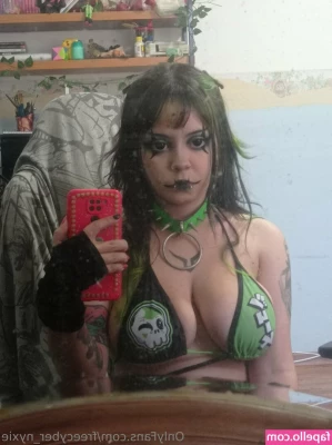 freecyber_nyxie [ freecyber-nyxie ] - Once you taste my love you’ll never get enough of it. Cum play