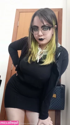 freecyber_nyxie [ freecyber-nyxie ] - Belly covered in cum 💦🖤
