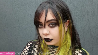 freecyber_nyxie [ freecyber-nyxie ] - as you can see I was standing almost naked on my balcony😱