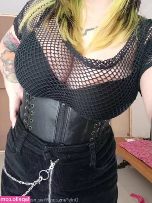 freecyber_nyxie [ freecyber-nyxie ] - Oggi solo in casa chi mi fa compagnia   Today only at home who keeps