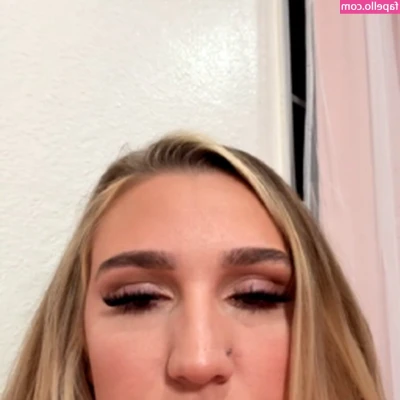 Kendra Sunderland [ kendra-sunderland ] - Do you want this sexy solo?