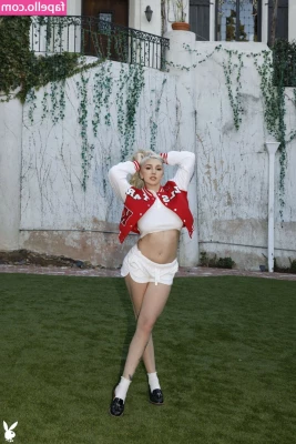 Kendra Sunderland [ kendra-sunderland ] - do i look pretty down on my knees? 😇