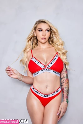 Kendra Sunderland [ kendra-sunderland ] - Unrestricted fee is  25
