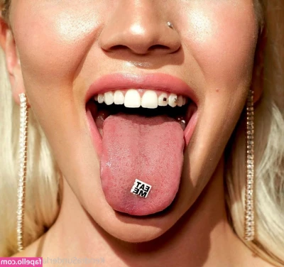Kendra Sunderland [ kendra-sunderland ] - Mouthwatering - A sight like this just makes all your fluids flow